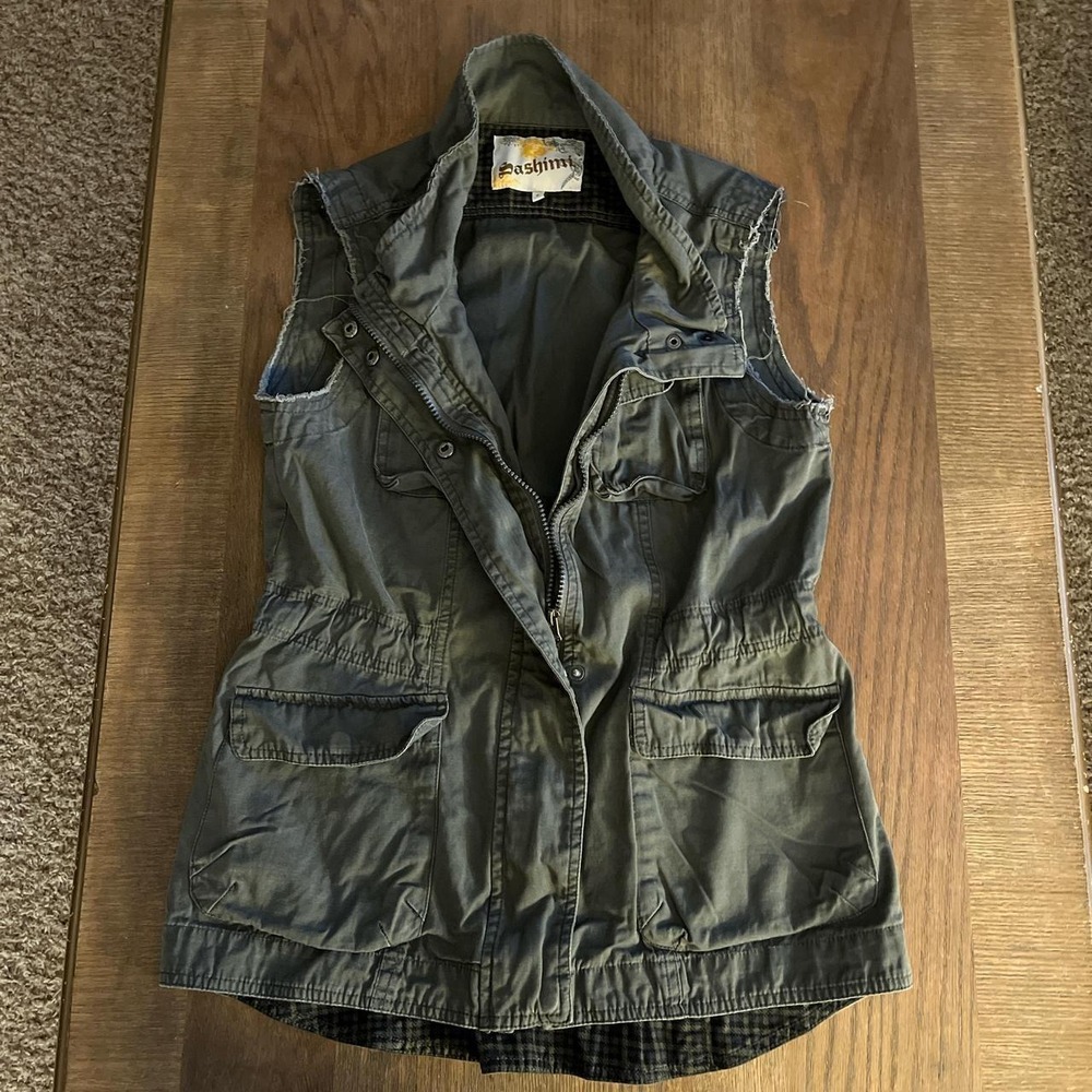 Woman's utility cargo pockets placket vest austere fisherman indie edgy Sm